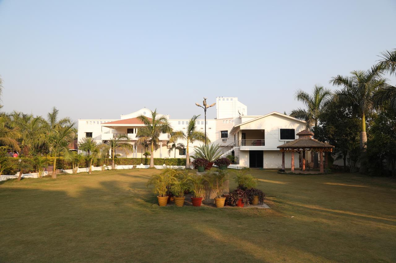 Swayam Resort Balangir エクステリア 写真