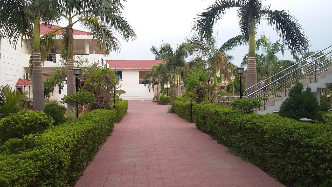 Swayam Resort Balangir エクステリア 写真